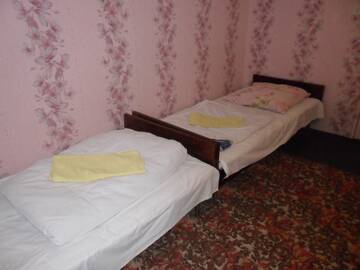 Фото номера Бюджетный трехместный номер Гостевой дом Guest House Raisa г. Брест 2