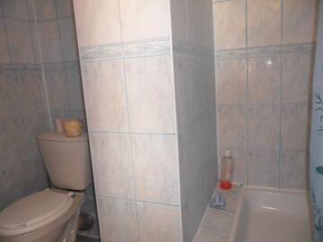 Фото номера Трехместный номер с основными удобствами Гостевой дом Guest House Raisa г. Брест 7